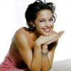 smileys 24783-ashley_judd1.jpg